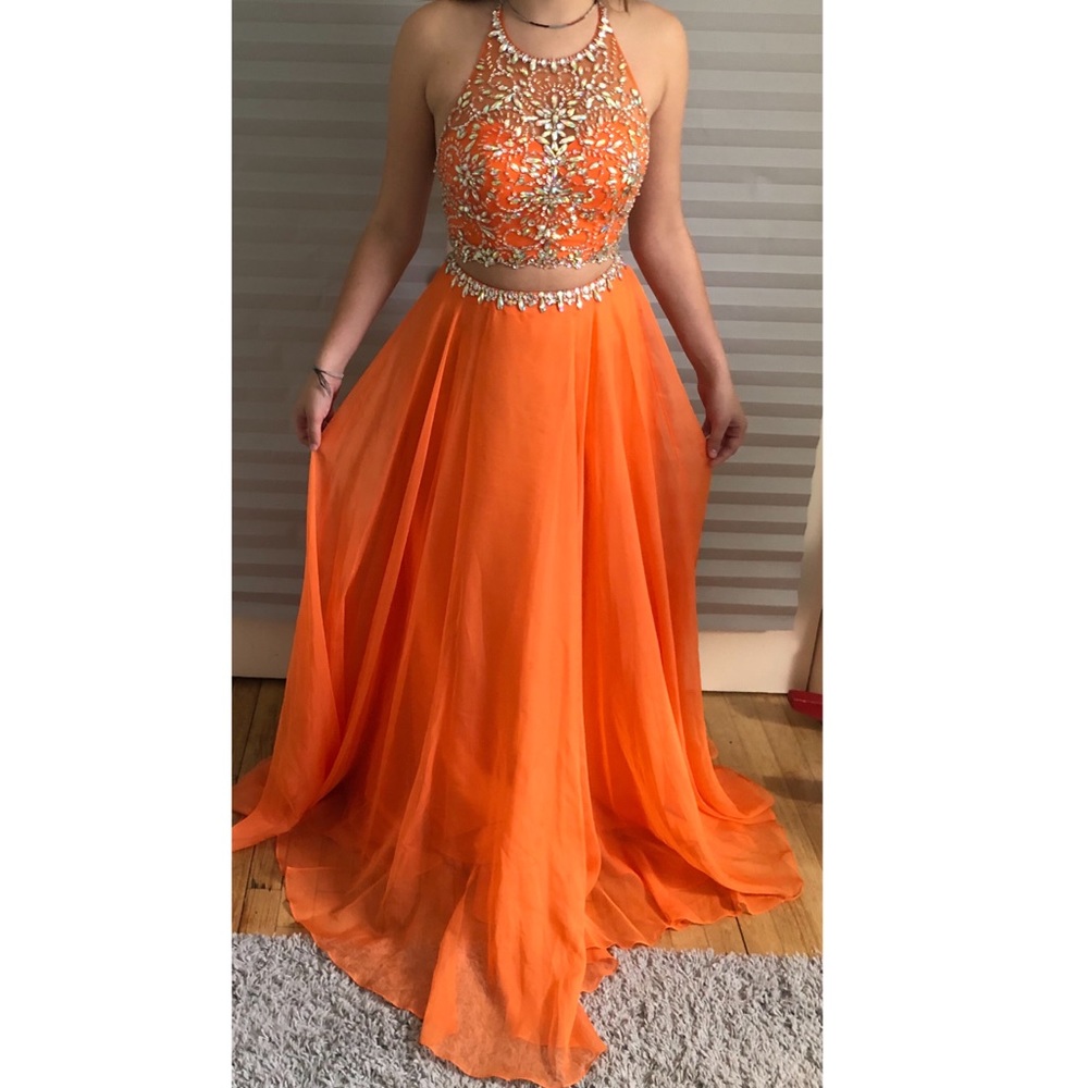 SIZE 2 ORANGE BLUS PROM DRESS